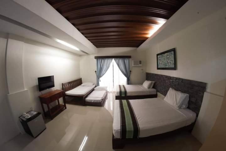 Melsol Hotel Bantay Exterior photo