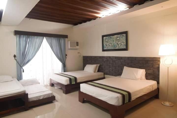 Melsol Hotel Bantay Exterior photo